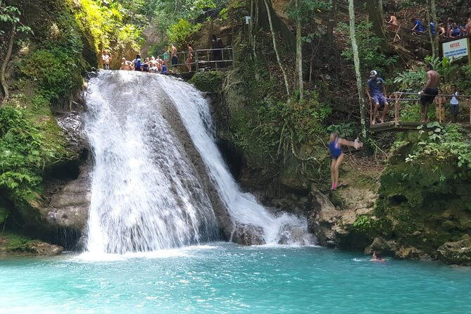 private-tour-from-montego-bay-to-horse-back-riding-and-bluehole