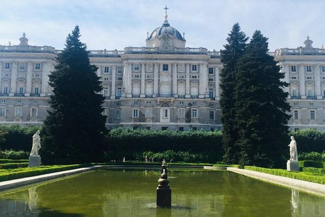 private-tour-of-the-royal-palace-private-guide-fast-entrance-and-pick-up-at-the-hotel