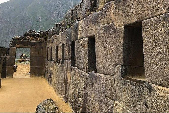 private-tour-super-sacred-valley-chinchero-maras-moray-ollantaytambo