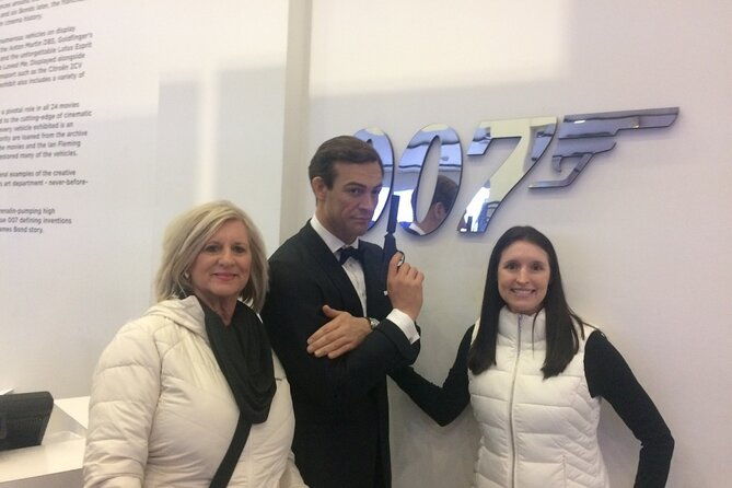 private-tour-the-london-of-shakespeare-the-beatles-james-bond-and-sherlock-holmes-by-traditional-black-cab