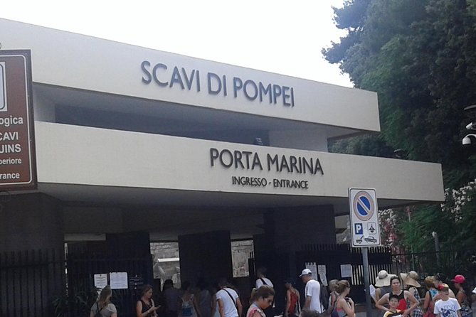 private-transfer-from-naples-to-ravello-sorrento-stop-at-pompeii