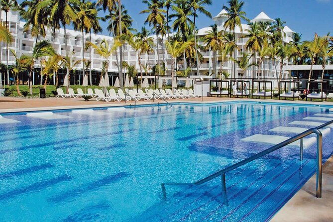 private-transfer-punta-cana-airport-to-from-riu-palace-macao