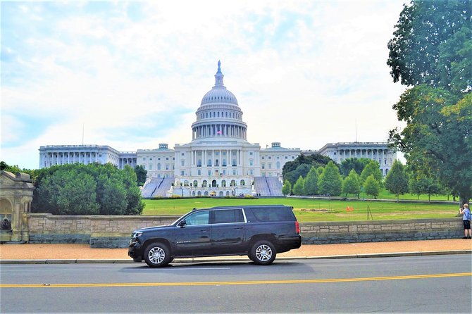 private-under-the-stars-night-time-tour-of-dc-up-to-5-guests-2