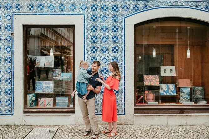 private-vacation-photography-session-with-local-photographer-in-lisbon