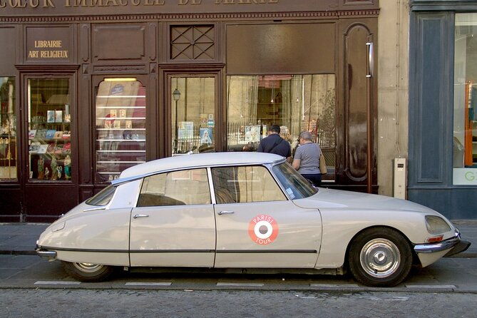 private-vintage-car-tour-of-paris-in-a-citroen-ds-2h-2