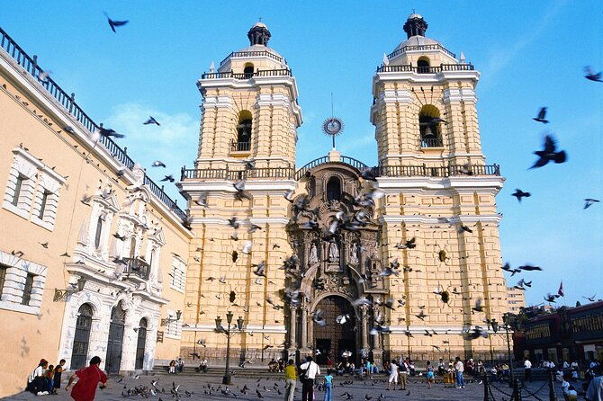private-walking-tour-lima-heritage-downtown-half-day