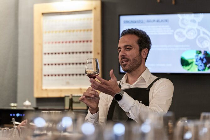 private-wine-tasting-near-acropolis