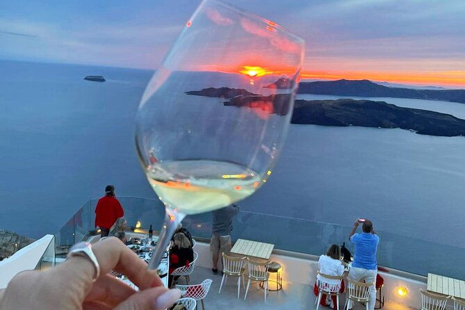 private-wine-tasting-tour-with-a-santorini-sunset-ending