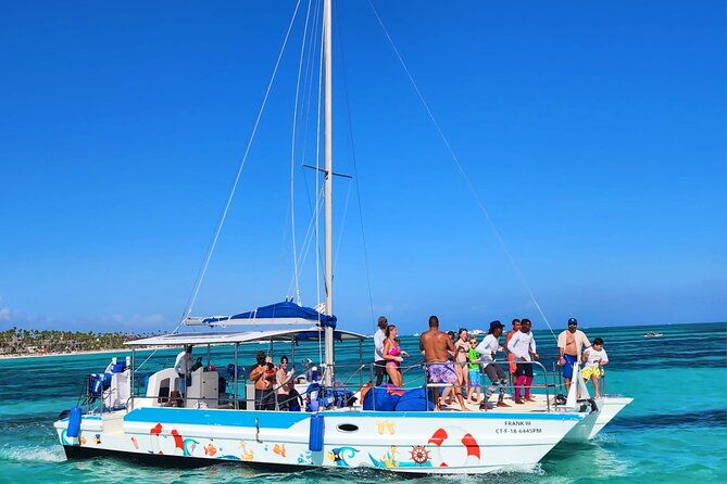 punta-cana-private-boat-medium-groups