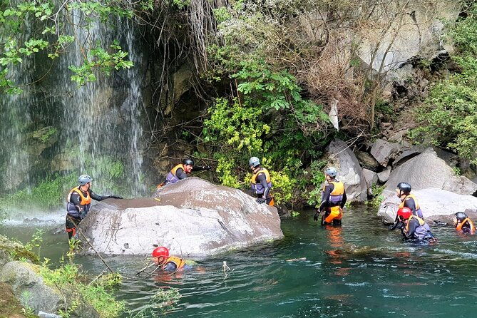 river-jumping-alcantara-gurne-2