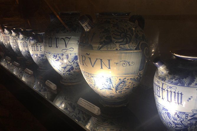 rome-trevi-fountain-district-and-underground-domus-guided-tour