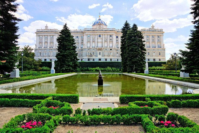 royal-palace-of-madrid-private-tour-with-skip-the-line-tickets