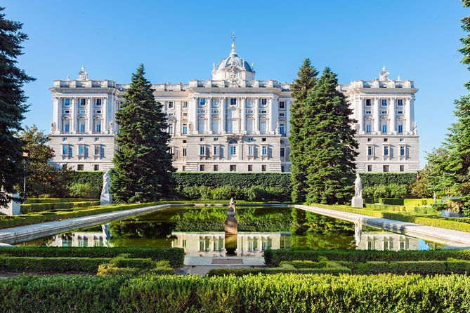 royal-palace-skip-the-line-ticket-and-guided-tour-in-madrid
