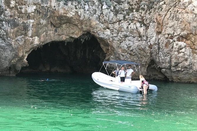 rubber-dinghy-to-rent-predator-599-40cv-without-license