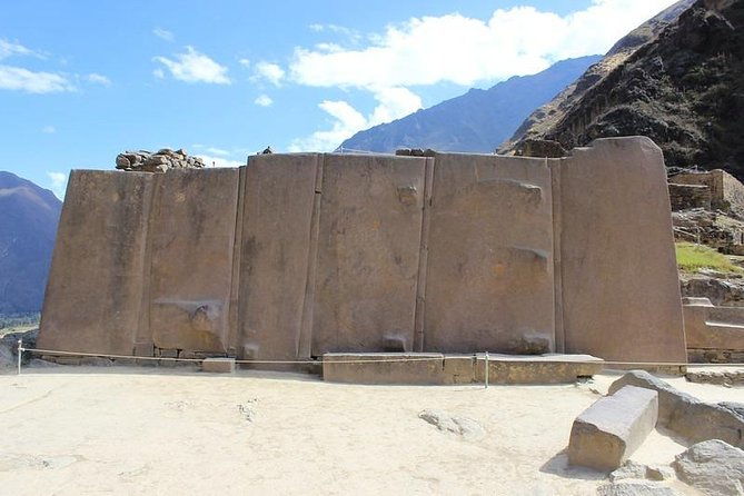 sacred-valley-day-trip-maras-moray-ollantaytambo-and-pisaq