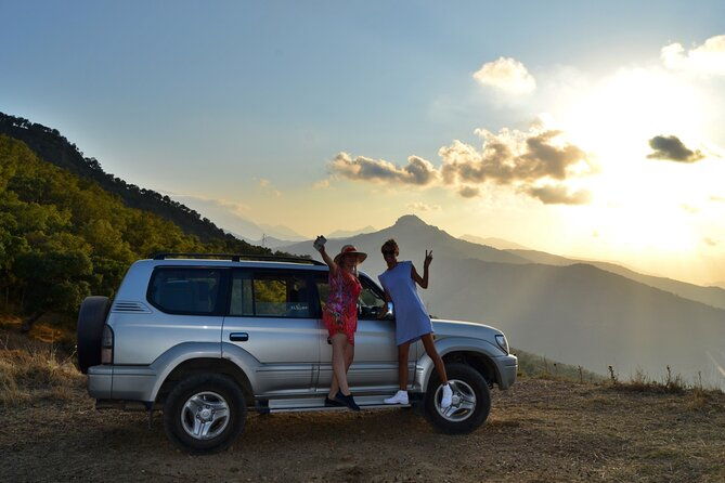 safari-jeep-wild-adventure