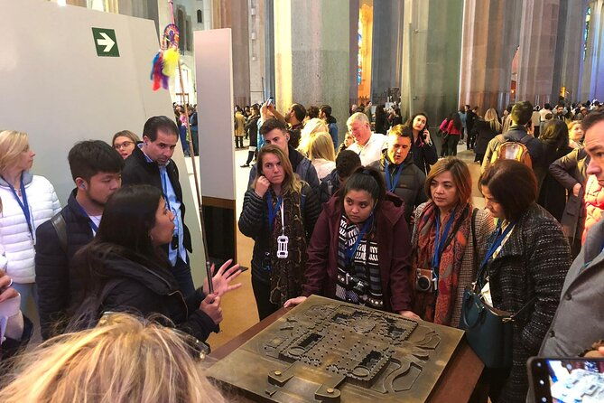 sagrada-familia-english-guided-tour-optional-tower-access