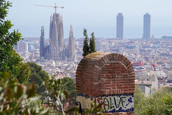 sagrada-familia-park-guell-guided-tour-with-skip-the-line