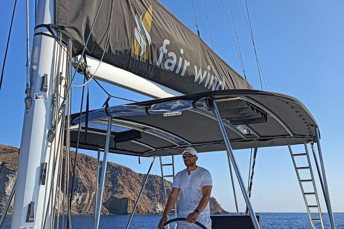 sailing-cruise-in-santorini-with-fairwind