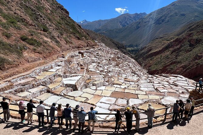 salineras-de-maras-moray-and-hands-of-the-community
