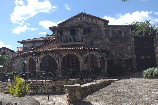 santo-domingo-city-tour-from-punta-cana-with-pick-up