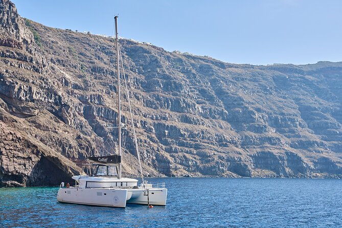 santorini-caldera-luxury-catamaran-cruise-with-meal-drinks