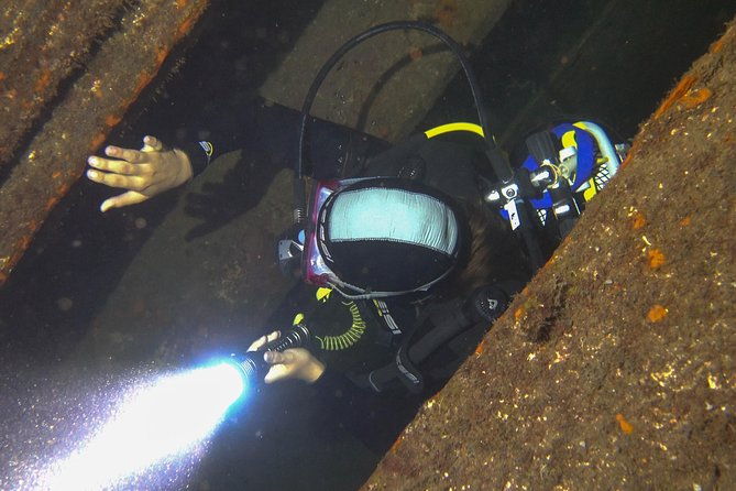 scuba-night-dive-on-tenerife-with-scubanana