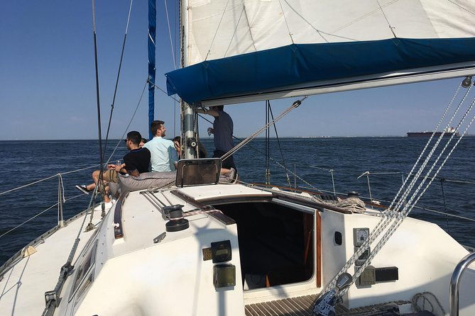 seixal-sailing-cruise-lunch-in-a-typical-restaurant