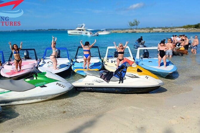 self-drive-speedboat-and-swim-with-the-pigs