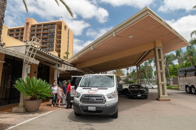 Shared Airport Arrival Transfer: LAX International Airport to Anaheim, Buena Park or Garden Grove
