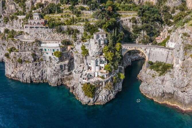 shared-boat-tour-of-positano-amalfi-and-sorrento-coast