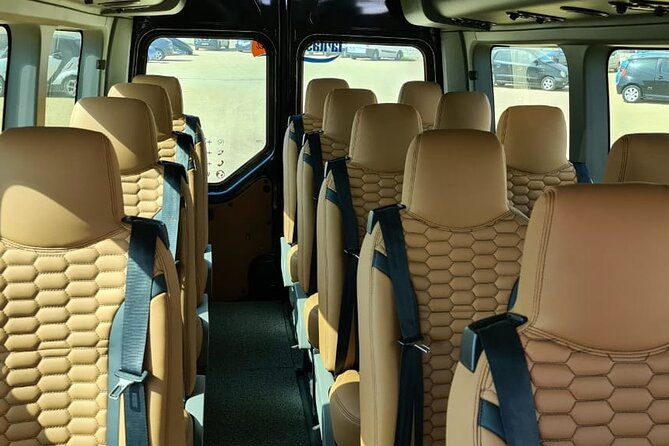 shuttle-transfers-from-or-to-santorini-port