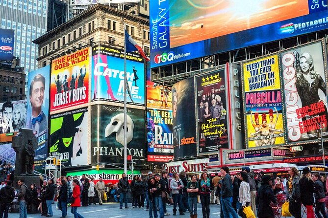 small-group-broadway-theater-district-and-times-square-walking-tour