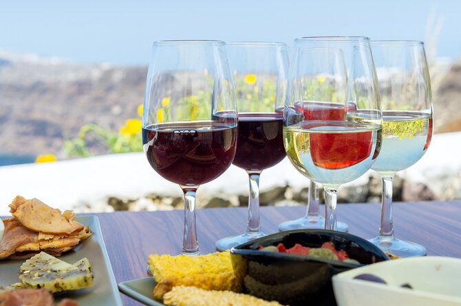 small-group-local-wine-tasting-tour-in-santorini