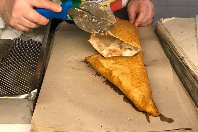 small-group-street-food-and-walking-tour-in-naples-2