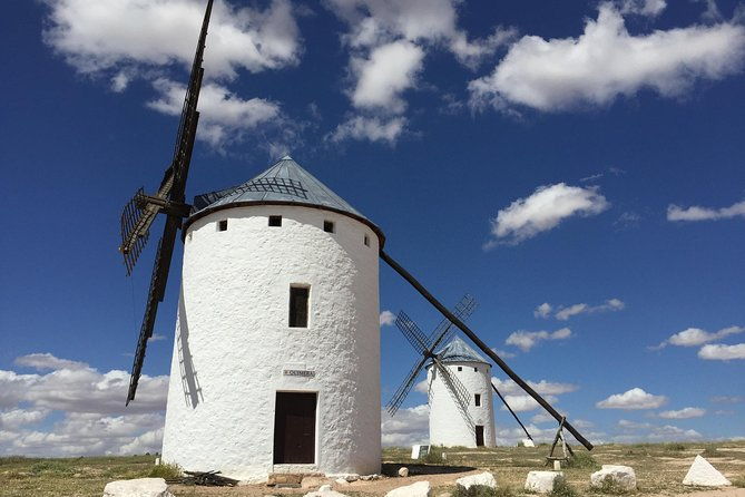small-group-tour-to-toledo-windmills-winery-tour-with-lunch-2