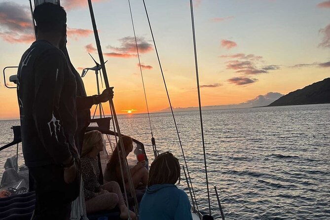 Small Group Waikiki Sunset Sailing Tour