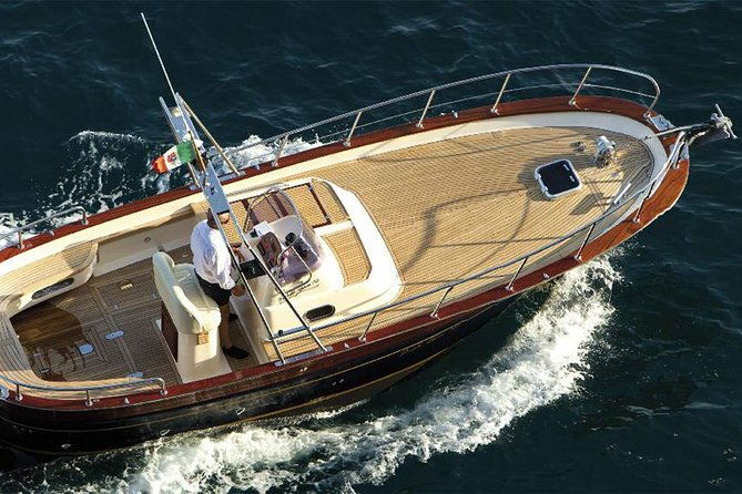 sorrento-exclusive-capri-private-boat-tour-blue-grotto-2