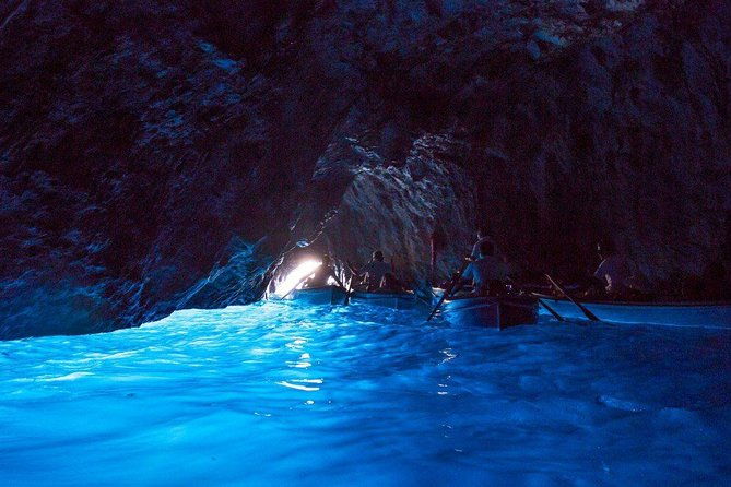 sorrento-to-capri-small-group-boat-tour-with-blue-grotto