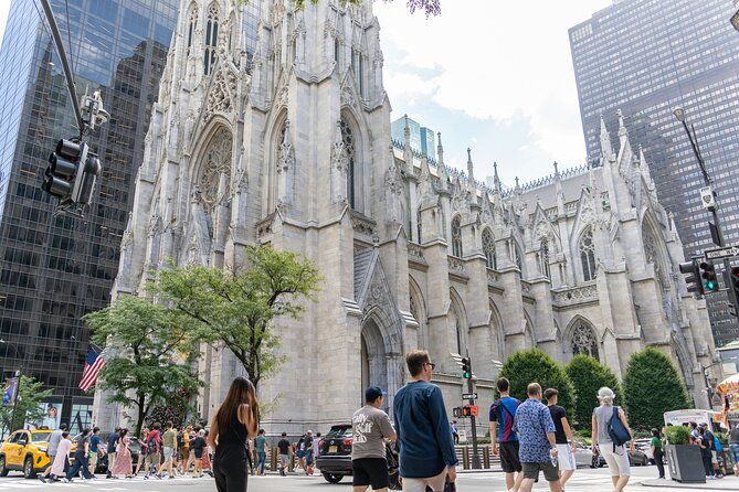 st-patrick-cathedral-and-manhattan-walking-tour