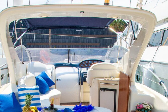 sunset-yacht-ride-in-barcelona-snacks-and-drinks