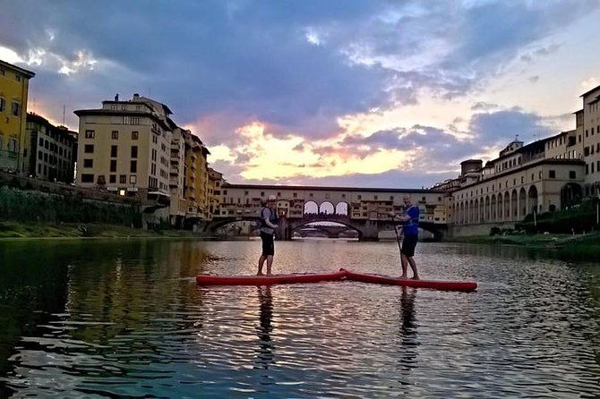 sup-at-ponte-vecchio-with-a-floating-drink-florence-paddleboarding