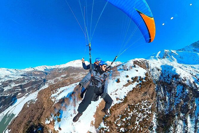 tandem-paraglider-in-the-pyrenees-panticosa-video-of-the-flight