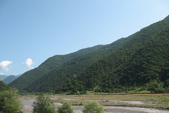 tbilisi-to-kazbegi-gudauri-and-ananuri-day-tour