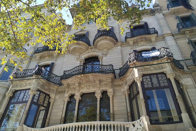 the-story-of-gaudi-and-modernism-private-walking-tour