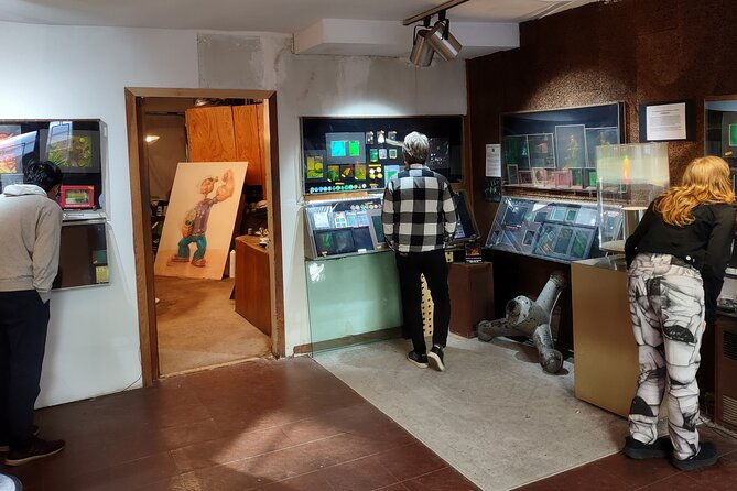 tour-of-dr-lasers-holographic-studios-and-laser-lab