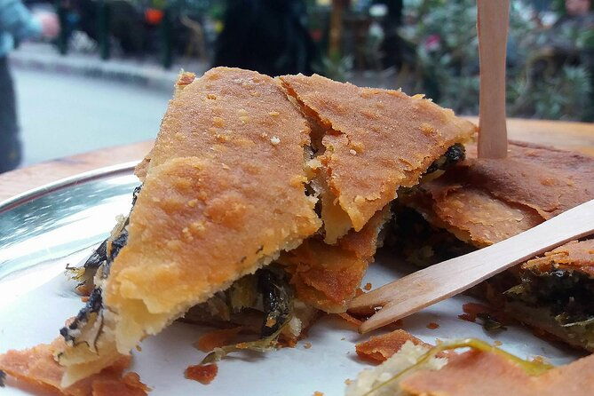 traditional-breakfast-in-markets-with-olive-oil-and-honey-tasting