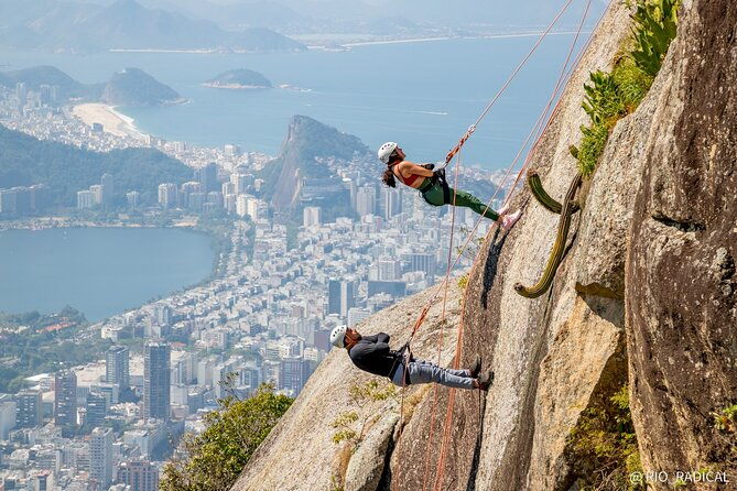 trail-and-rappel-on-morro-dois-irmaos