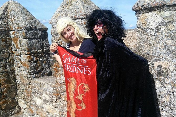 tron-of-thrones-guided-visit-we-are-not-encyclopedias-with-legs