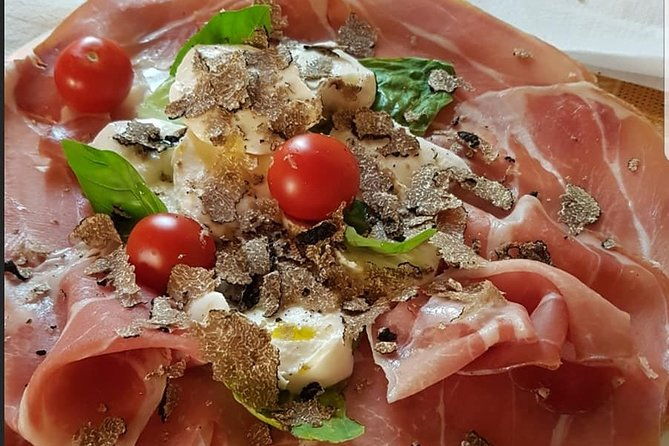 truffle-hunting-with-food-tasting-3